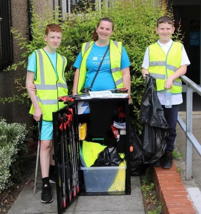 PIC - Litter Picking Group 2 Kids 1 Adult